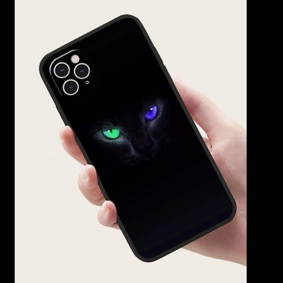NEW!! Cat eyes iPhone Case 11/ 11Pro Max/ 12 Pro Max - Picture 1 of 4